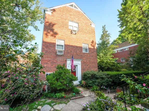 3344 Gunston Rd, Alexandria, VA 22302
