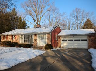 3812 Inverary Dr, Lansing, MI 48911