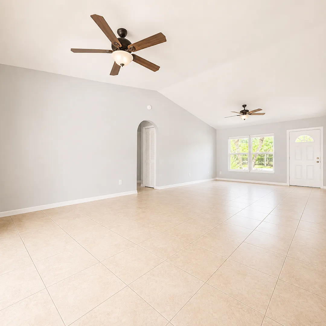 Beautiful 3-Bedroom Pool Home Fenced Yard, Office & Lawn/Pool Care Included! — Photo 3