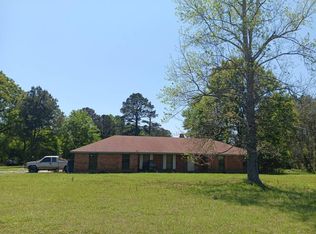 13 Jordan Dr, Collins, MS 39428