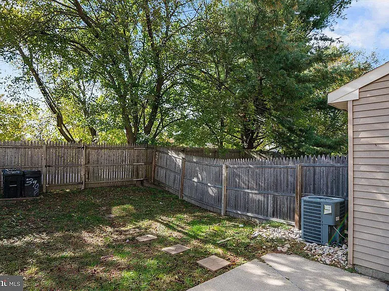 3904 Elberta Ln — Photo 22