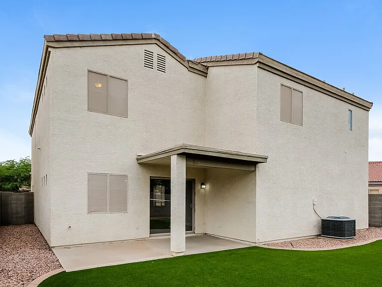 2409 S 83rd Dr — Photo 17