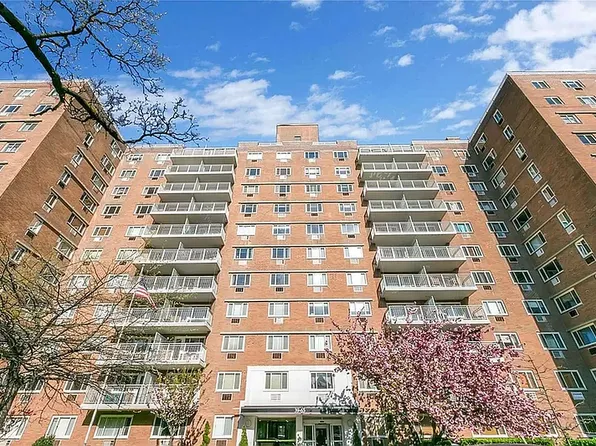 39-65 52nd St #10C, Queens, NY 11377