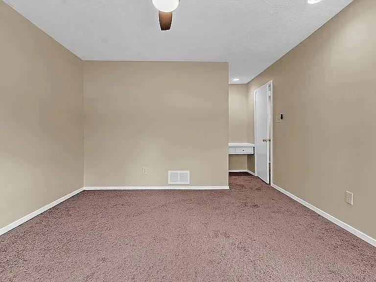 3967 Grahamdale Cir #B — Photo 15