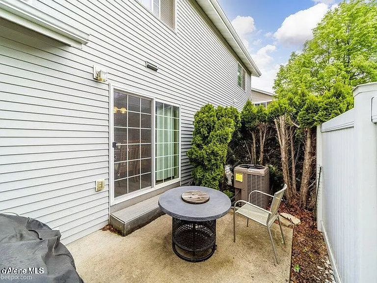 931 N Goldenrod Ct — Photo 23