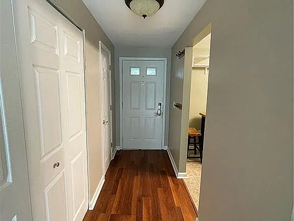 2275 Nutmeg Ct — Photo 2