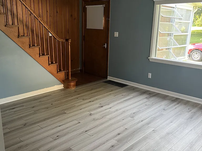 843 Wilson Ave — Photo 6