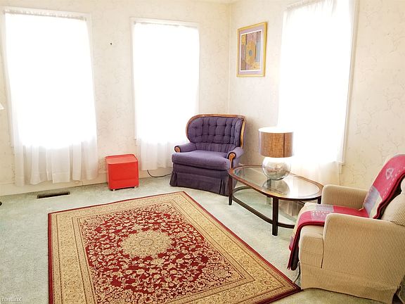 sitting room, view 2