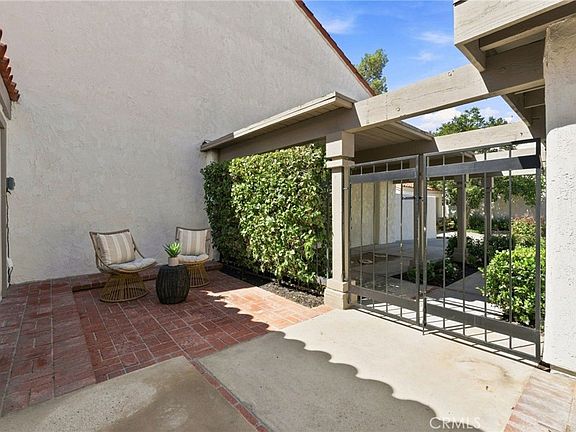 3rd image of 52 Acacia Tree Ln