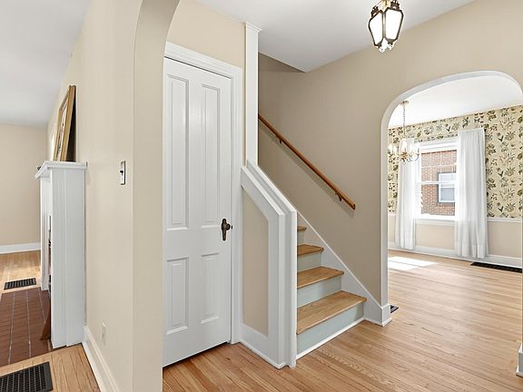 5th image of 314 S Broadmoor Blvd