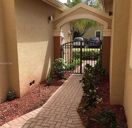 3rd image of 4258 Vineyard Cir #4258