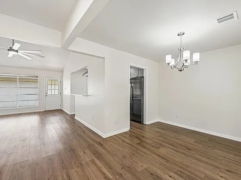 4 bed, 1456 sqft, $1,800 — Photo 2