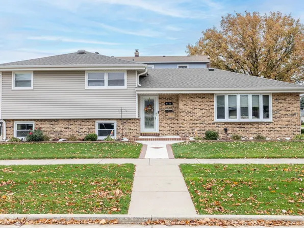 4155 Goss Ave, Schiller Park, IL 60176