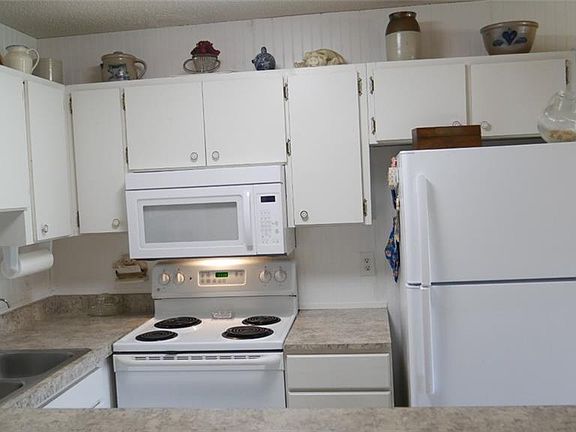 5th image of 303 Fowling Ct Unit B