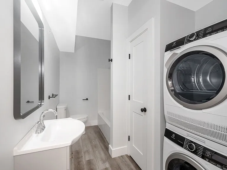 72-74 Boisvert St #4 — Photo 14