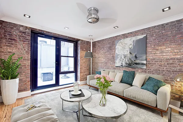 Rented by R New York | media 29