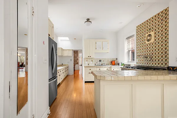 Rented by Brown Harris Stevens | media 9