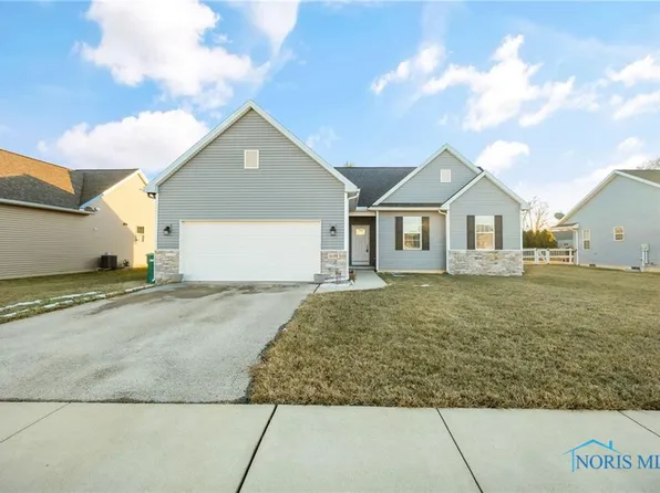 6681 Wesley Dr, Walbridge, OH 43465