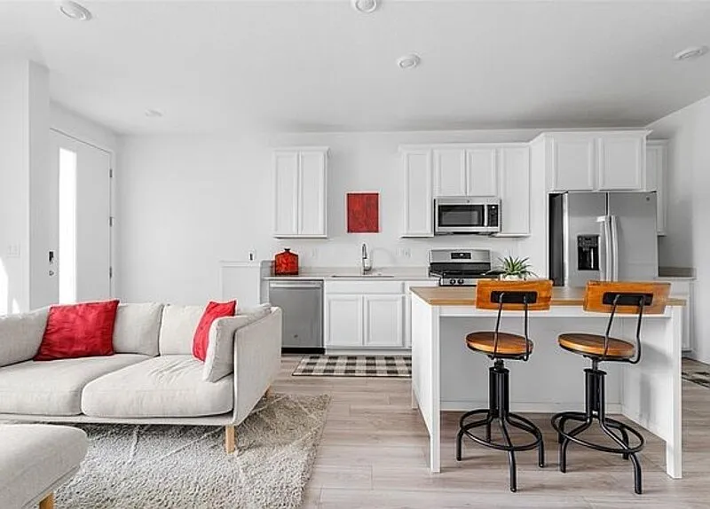 2 bed, 2.0 bath, 1152 sqft, $2,595 — Photo 4