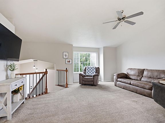 5th image of 1316 W Creekside Dr