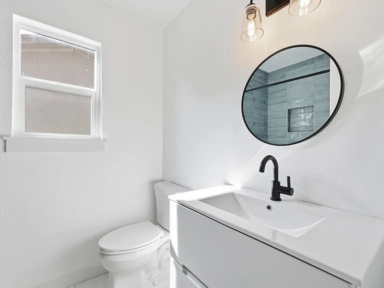 2313 Lakehurst Dr — Photo 19