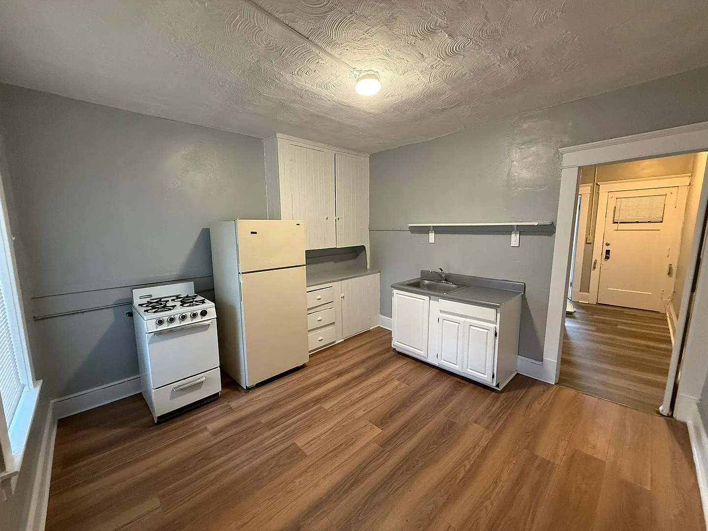 56-60 Fort Pleasant Avenue — Photo 4