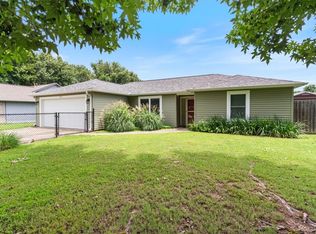 1375 Justin Ct, Siloam Springs, AR 72761