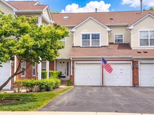 763 Grosse Pointe Cir, Vernon Hills, IL 60061