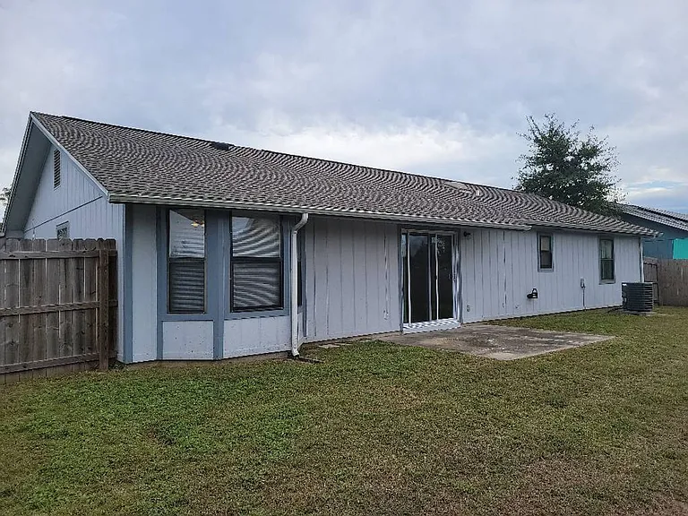7709 Betty Louise Dr — Photo 11