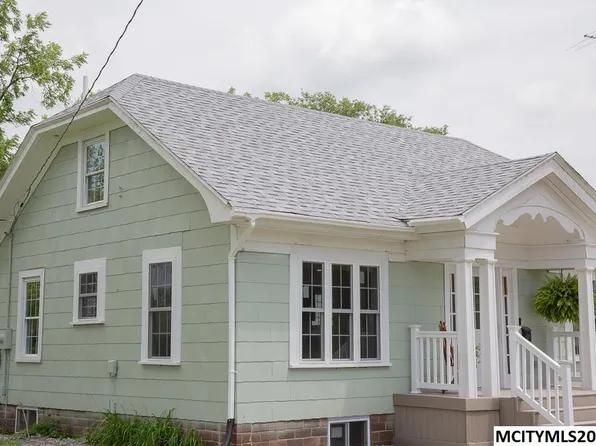 716 1st Ave NE, Hampton, IA 50441