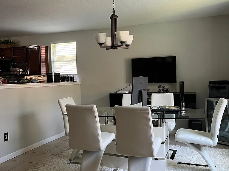 9582 Rosedale Dr — Photo 11
