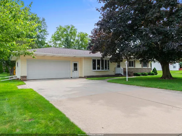 206 N Washington St, Bonduel, WI 54107
