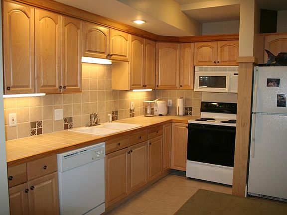 4th image of 3008 Holly St