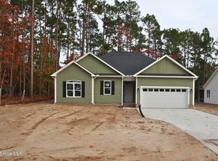 1854 Salisbury Rd, Southport, NC 28461