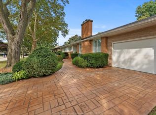730 Champlain Dr, Windsor, ON N9E 1M5