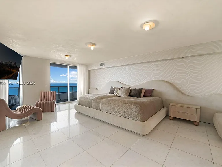 5801 Collins Ave #1200 — Photo 24