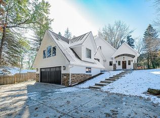 4812 Woodhill Rd, Minnetonka, MN 55345