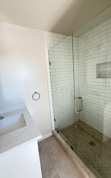 810 Gravilla Dr #B — Photo 12