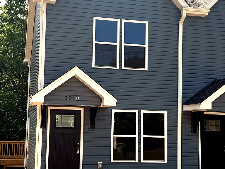 301 Dahl St — Photo 1