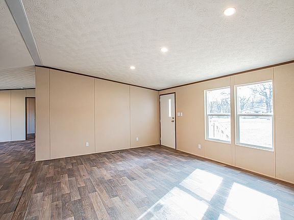 5th image of 1613 Mockingbird Ln