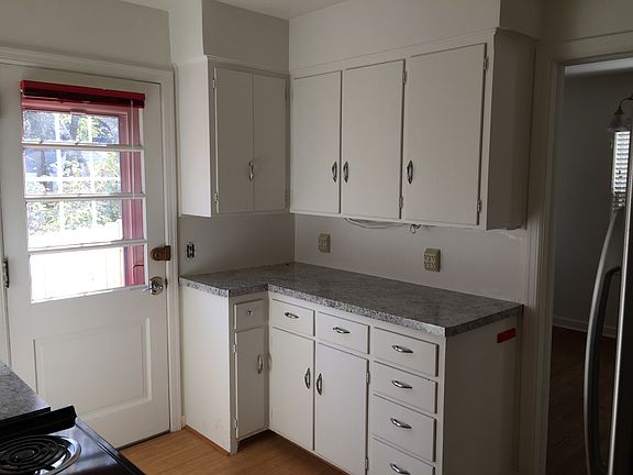 Kitchen to dining room