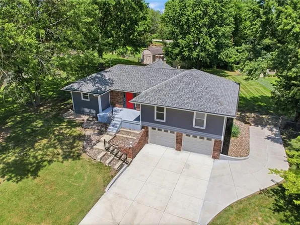 21222 W 70th St, Shawnee, KS 66218