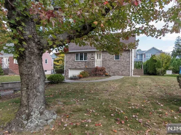 89 Harrison Ave, Waldwick, NJ 07463