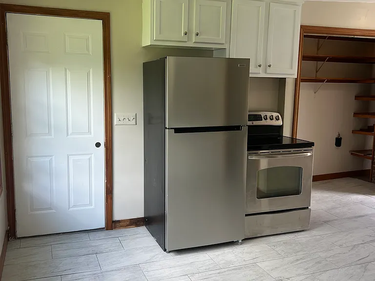 21 Clarke St #B — Photo 5