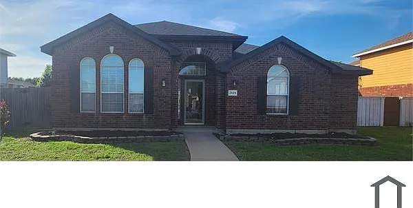 2525 Johnson Dr — Photo 2