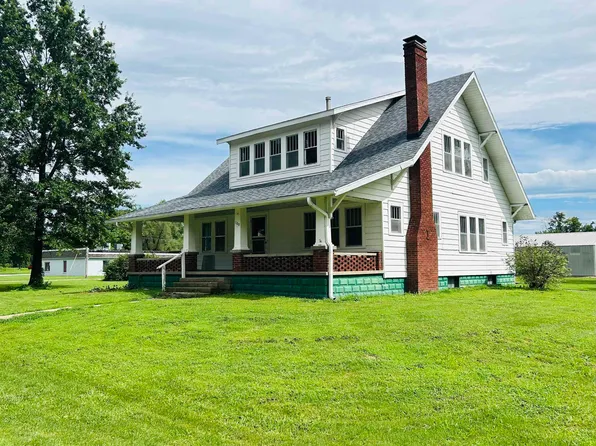 108 W Benton St, Green Ridge, MO 65332