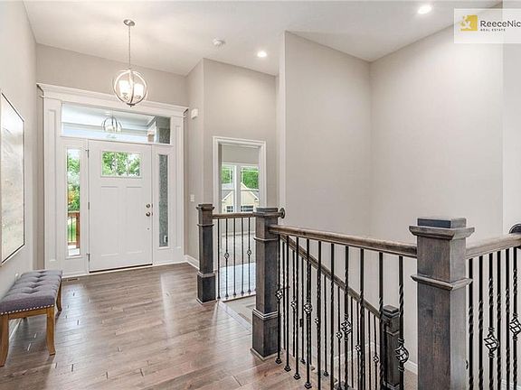 3rd image of 10610 W 49th Pl