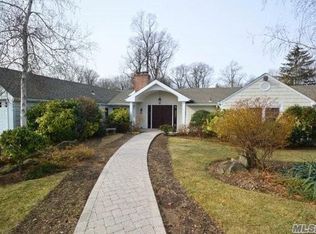 215 Dock Ln #215, Great Neck, NY 11024