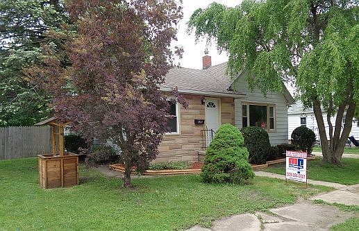 5th image of 921 N Burr Blvd
