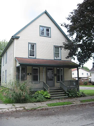 658 State St Photo 1